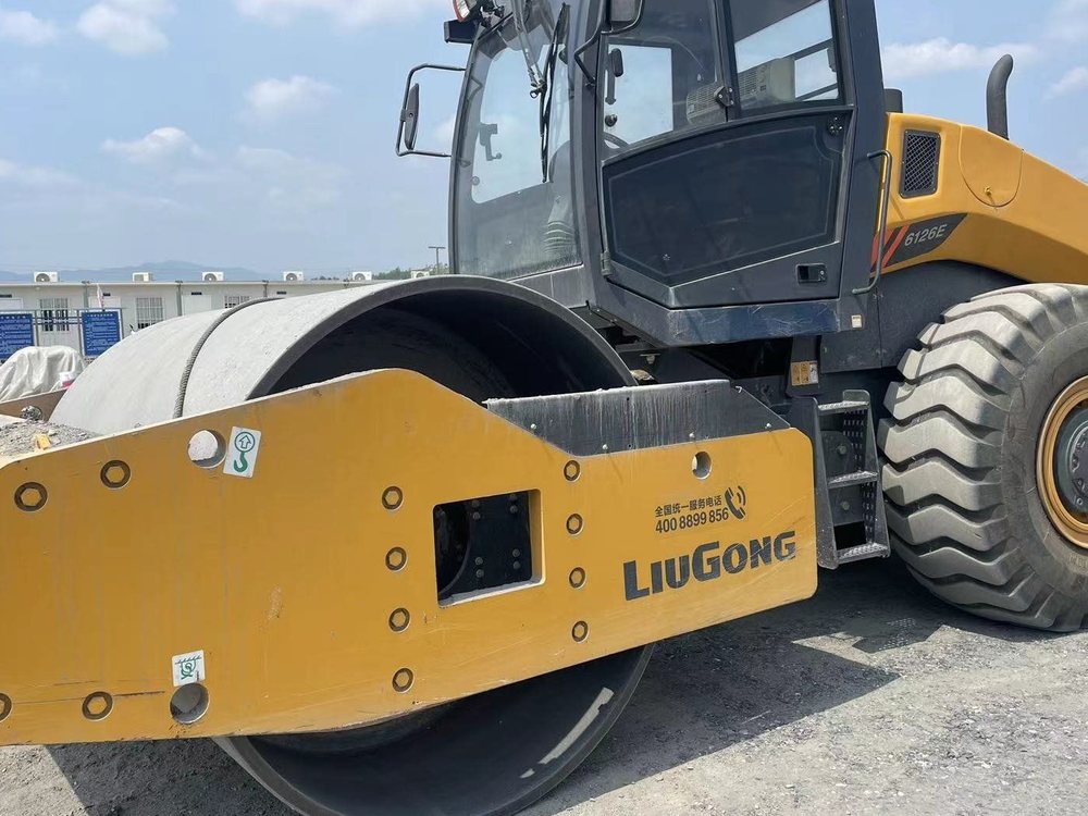 LiuGong CLG6122E