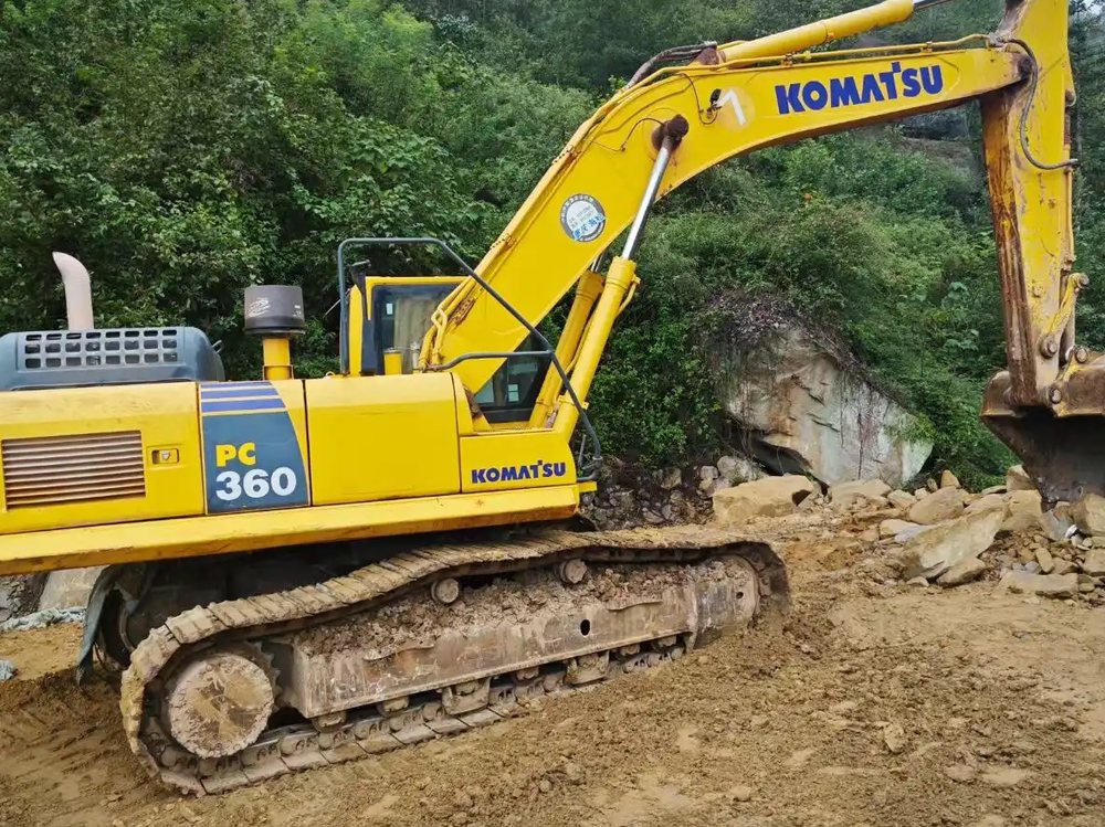 Komatsu PC360-8M0