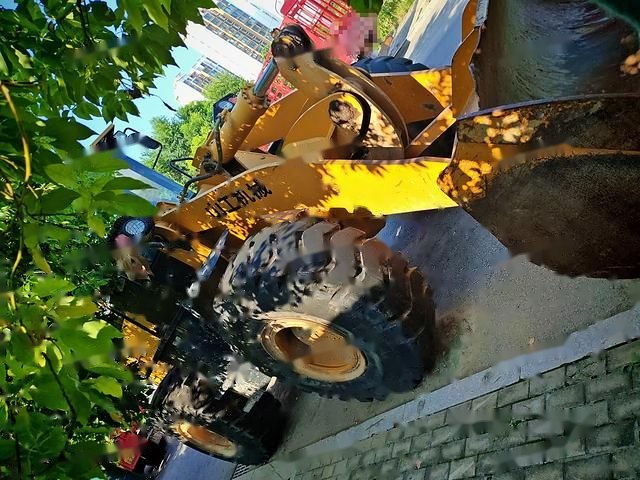 山工 SEM652D