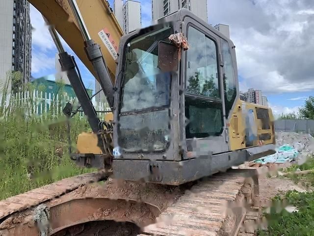 雷沃重工 FR220E