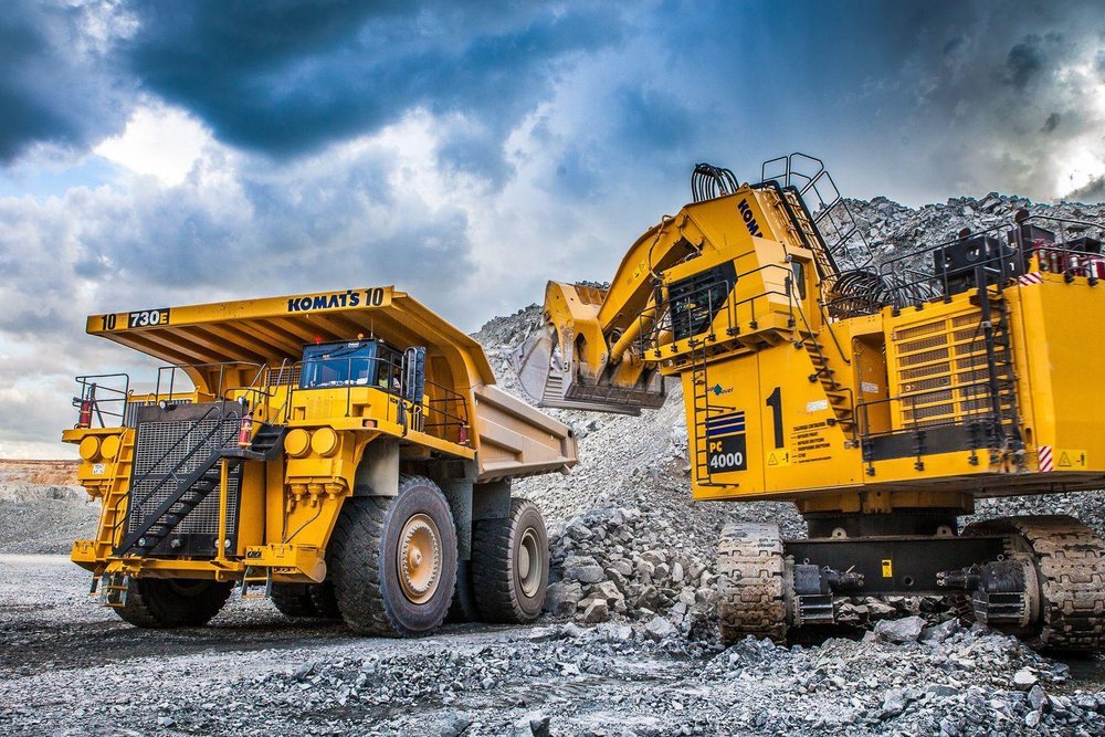 Komatsu PC200-8M0