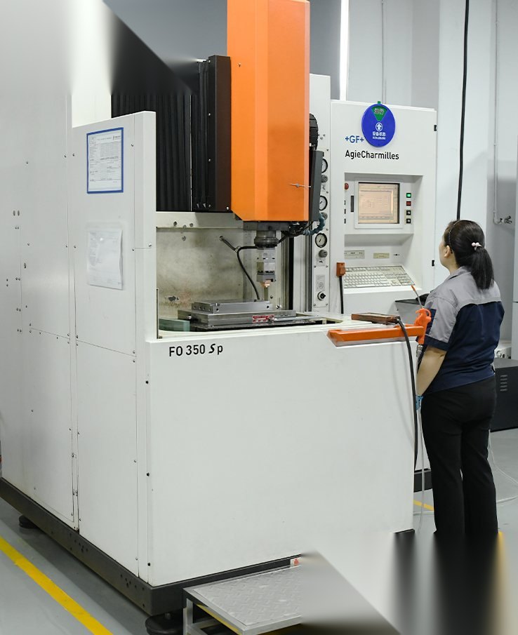 厂家新品代理销售、设备租赁、维修改造,以 MC430L沙迪克 高速立式加工中心